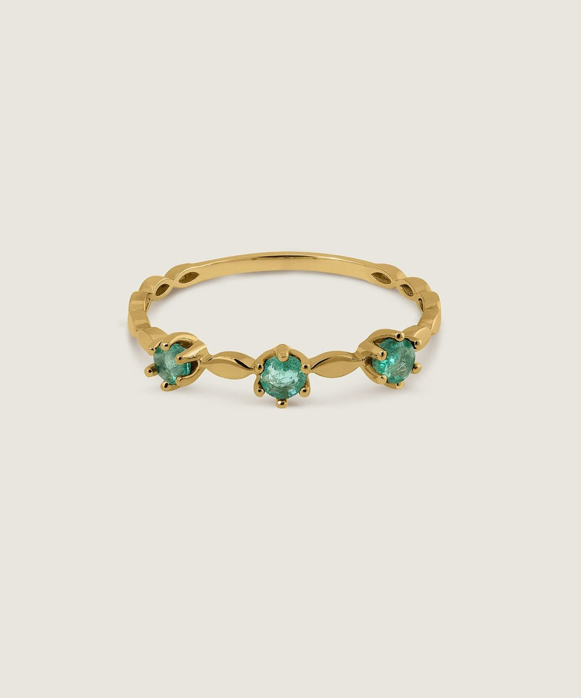 TROIS WAVE EMERALD RING