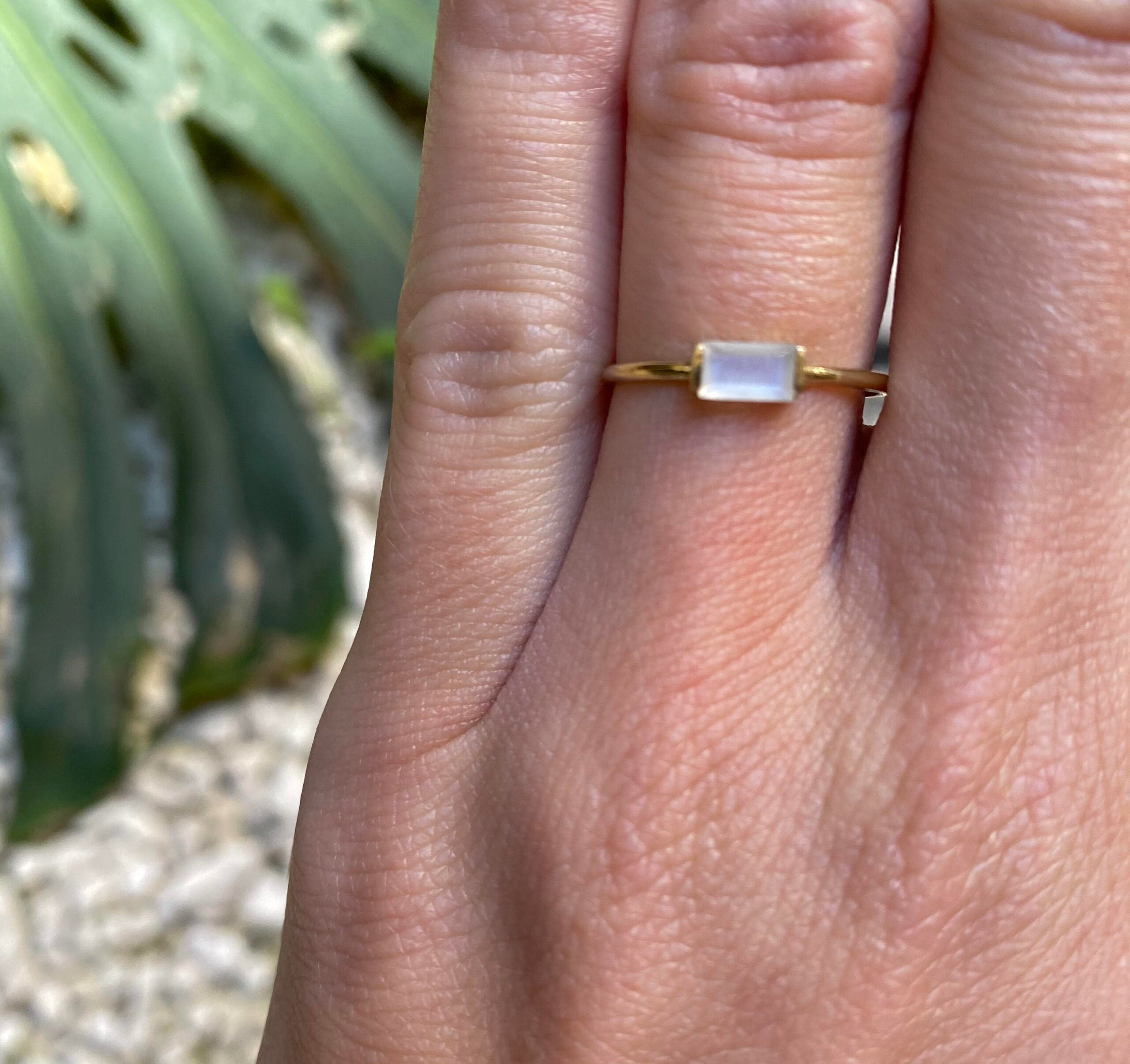 ANILLO BARRETA PIEDRA LUNA