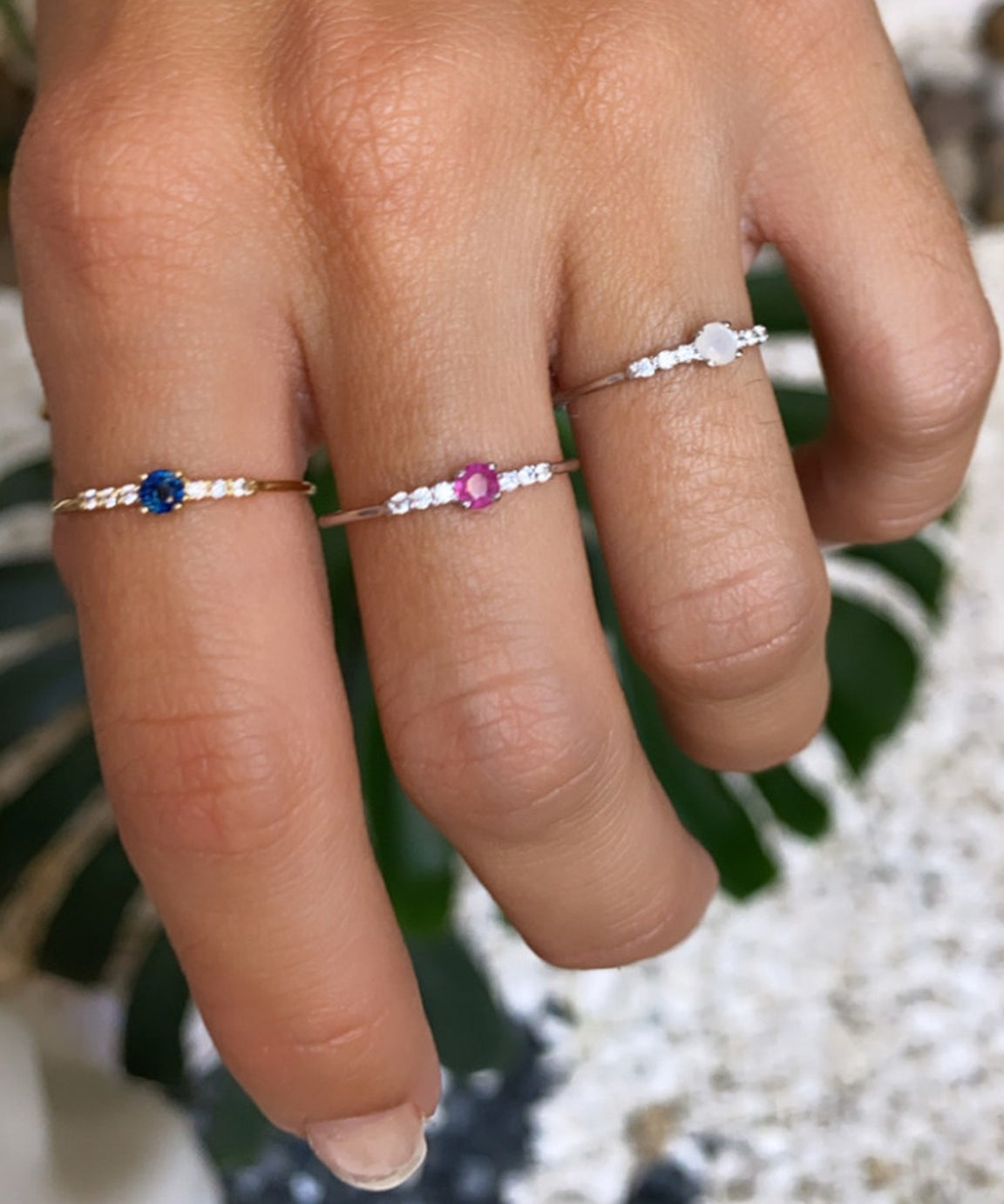 ANILLO MI REINA PIEDRA LUNA Y PIEDRA BLANCA