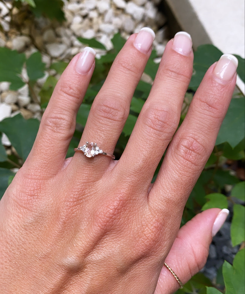 ANILLO OVAL THREE MORGANITA